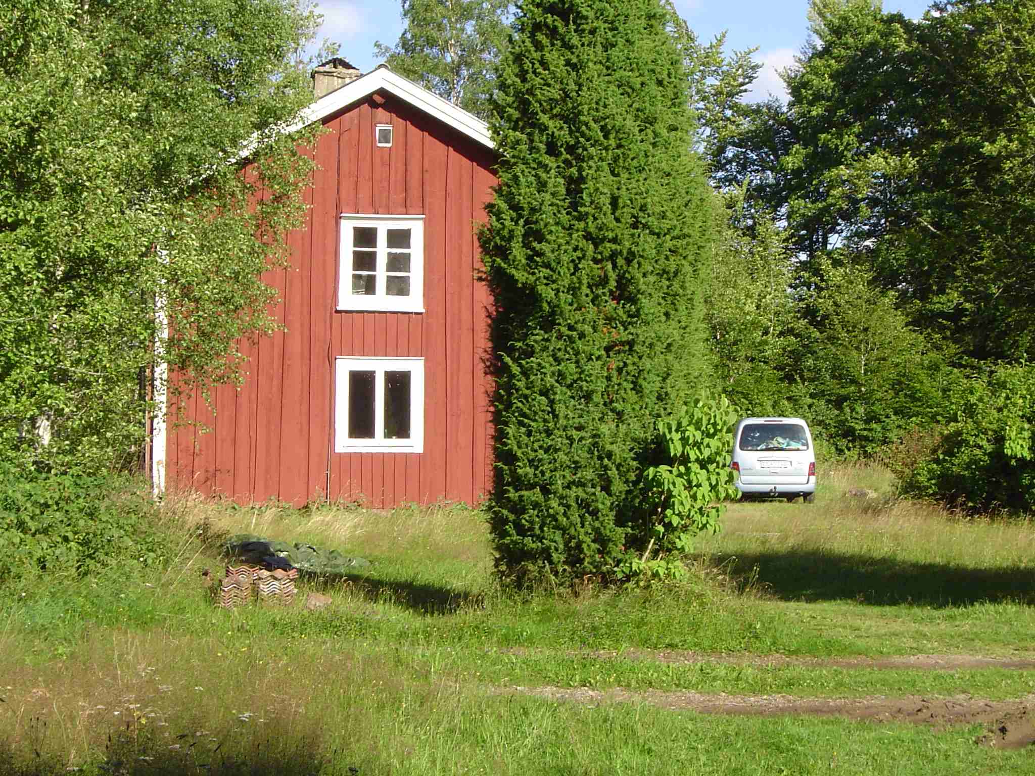 Huset set fra vest.